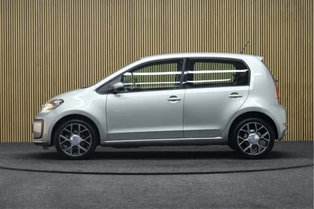 Volkswagen Up! (2019) thumbnail 3