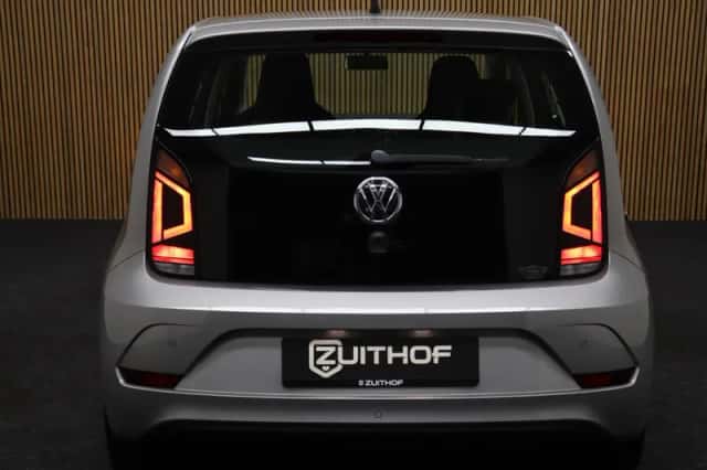 Volkswagen Up! (2019) thumbnail 6