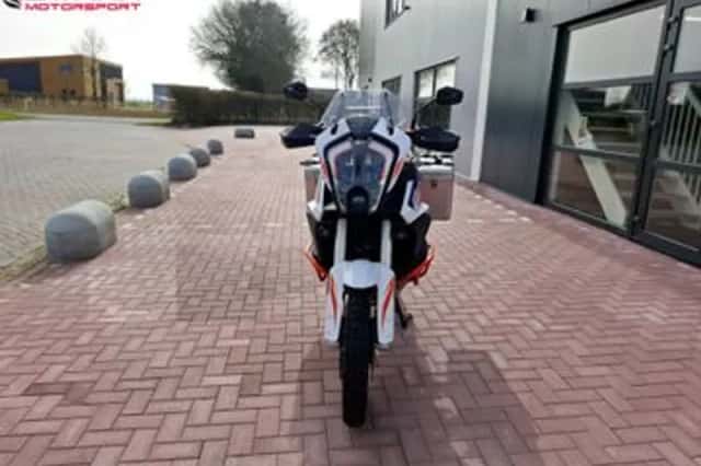 KTM 1290 (2022) thumbnail 2
