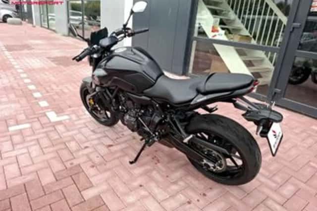 YAMAHA MT (2022) thumbnail 3