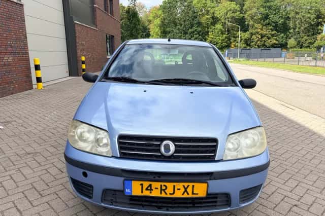 Fiat Punto (2005) thumbnail 2