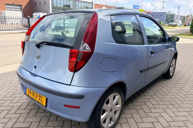 Fiat Punto (2005) thumbnail 4