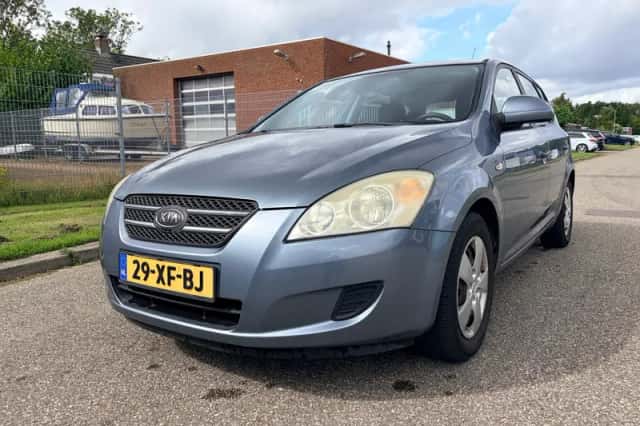 Kia Cee'd (2007) thumbnail 1