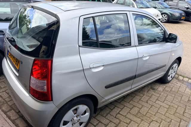 Kia Picanto (2004) thumbnail 5