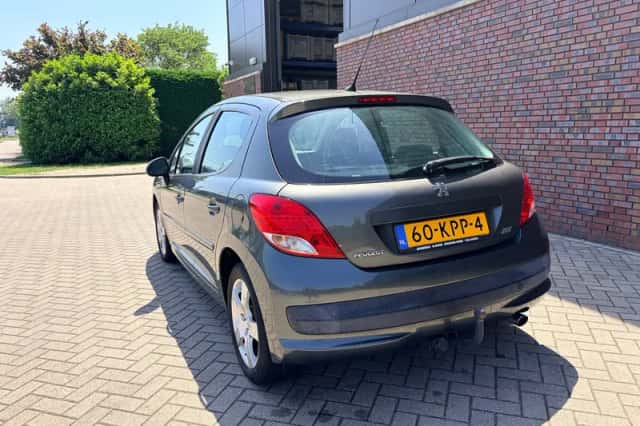 Peugeot 207 (2010) thumbnail 5