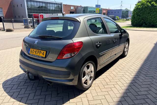Peugeot 207 (2010) thumbnail 6