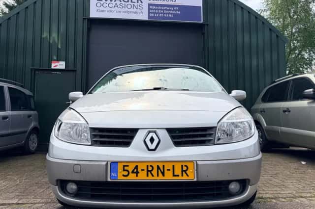 Renault Scénic (2005) thumbnail 3
