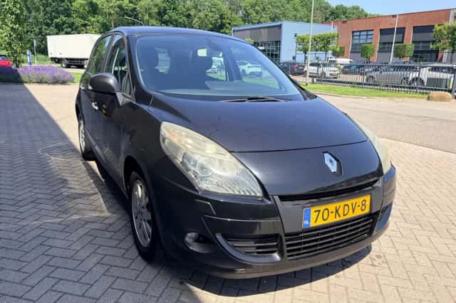 Renault Scénic (2009) thumbnail 2