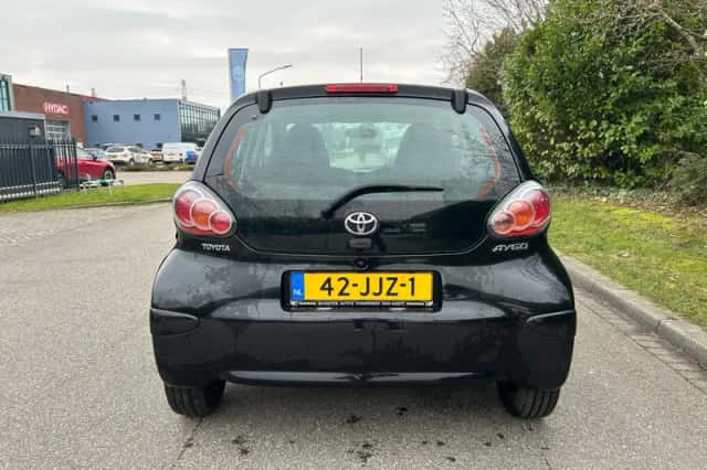Toyota Aygo (2009) thumbnail 6