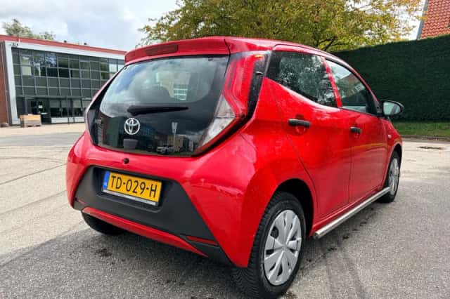 Toyota Aygo (2018) thumbnail 6