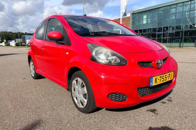 Toyota Aygo (2009) thumbnail 3