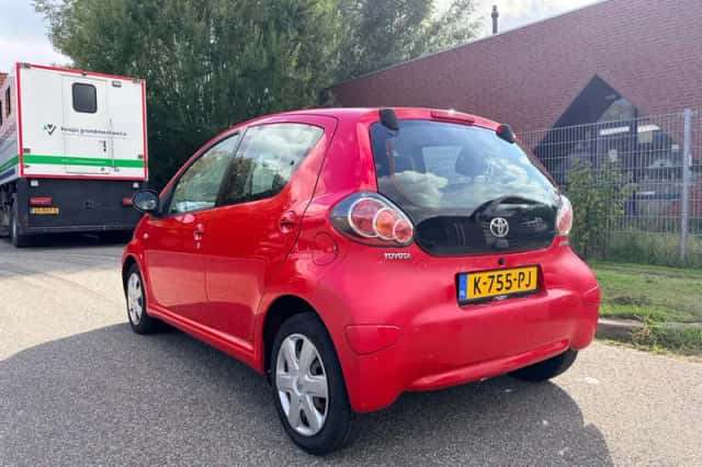 Toyota Aygo (2009) thumbnail 4