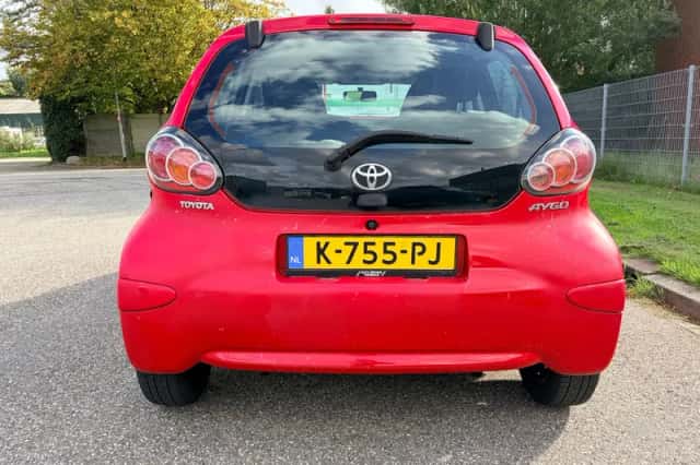 Toyota Aygo (2009) thumbnail 5