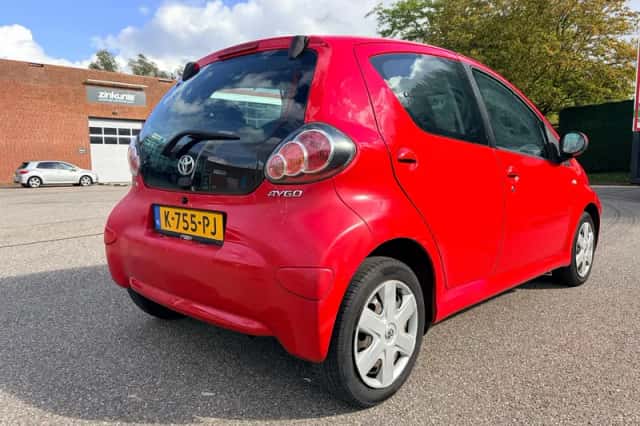 Toyota Aygo (2009) thumbnail 6