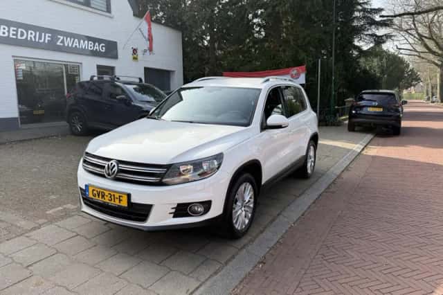 Volkswagen Tiguan (2013) thumbnail 3