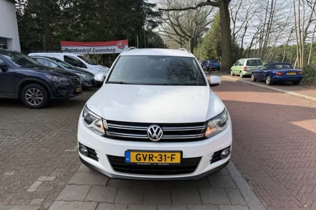Volkswagen Tiguan (2013) thumbnail 4