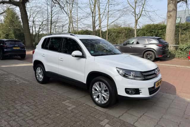 Volkswagen Tiguan (2013) thumbnail 5