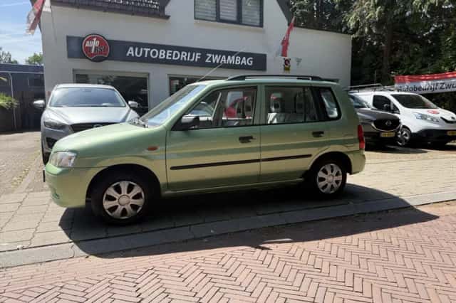 Mazda Demio (2002) thumbnail 1