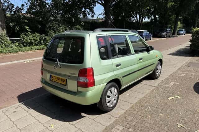 Mazda Demio (2002) thumbnail 6