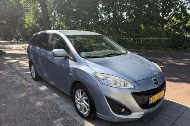 Mazda 5 (2011) thumbnail 5