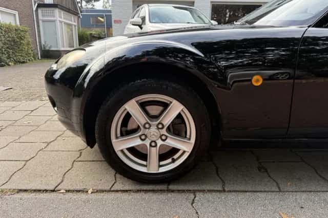 Mazda MX-5 (2006) thumbnail 2
