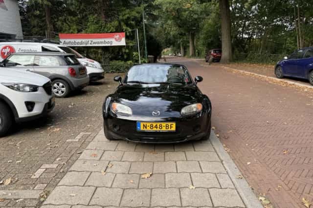 Mazda MX-5 (2006) thumbnail 4