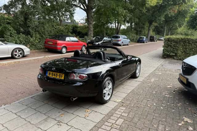 Mazda MX-5 (2006) thumbnail 6