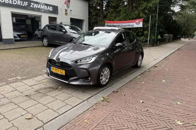 Mazda 2 Hybrid (2022) thumbnail 3