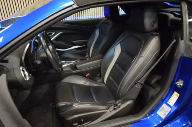 Chevrolet Camaro (2019) thumbnail 3