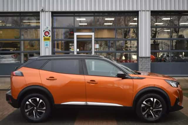 Peugeot 2008 (2021) thumbnail 3
