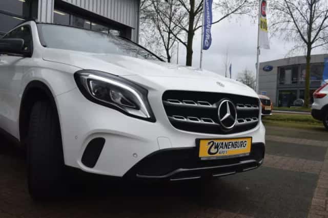 Mercedes-Benz GLA-Klasse (2018) thumbnail 2