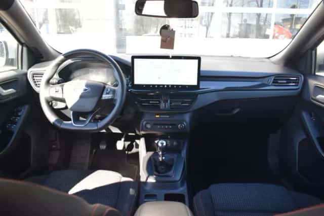 Ford Focus (2025) thumbnail 4
