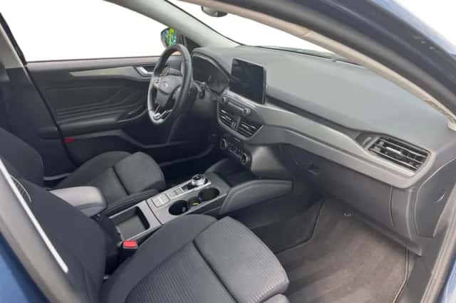 Ford Focus (2019) thumbnail 3