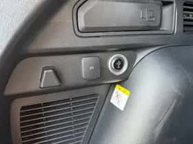 Ford Kuga (2025) thumbnail 28