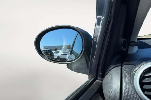 Peugeot 107 (2012) thumbnail 15