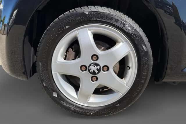 Peugeot 107 (2012) thumbnail 16