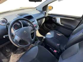 Peugeot 107 (2012) thumbnail 18
