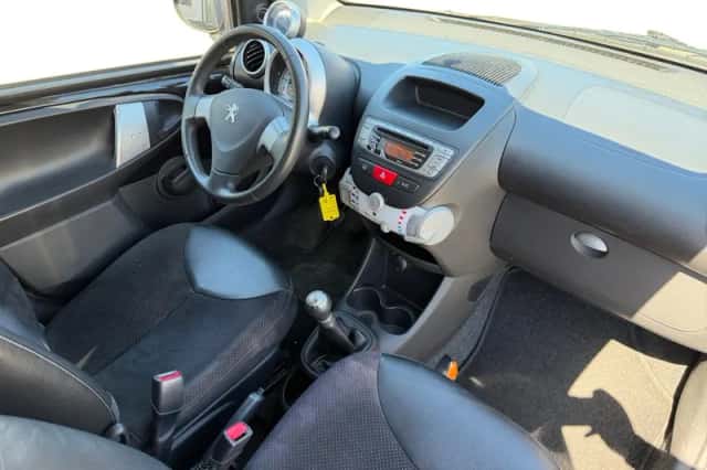 Peugeot 107 (2012) thumbnail 3