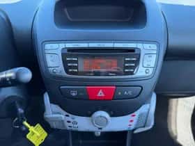 Peugeot 107 (2012) thumbnail 24