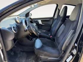 Peugeot 107 (2012) thumbnail 5