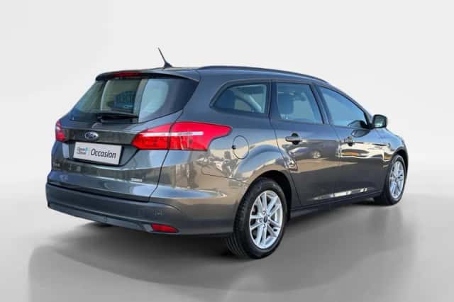 Ford Focus (2016) thumbnail 2