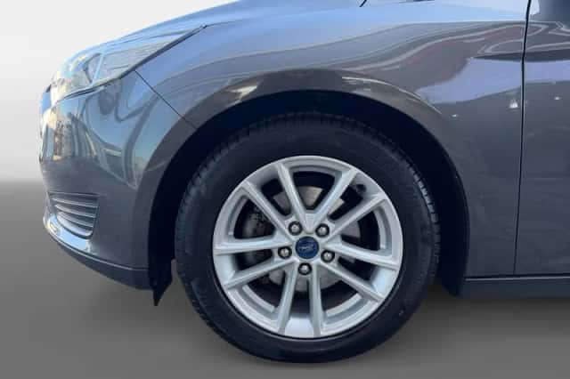 Ford Focus (2016) thumbnail 16