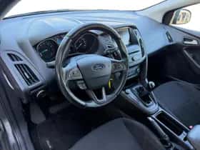 Ford Focus (2016) thumbnail 18
