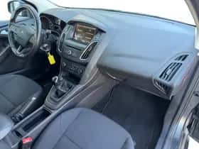 Ford Focus (2016) thumbnail 3