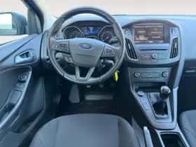 Ford Focus (2016) thumbnail 23