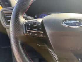 Ford Kuga (2021) thumbnail 19