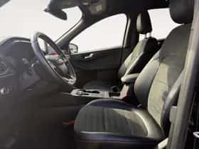 Ford Kuga (2021) thumbnail 4