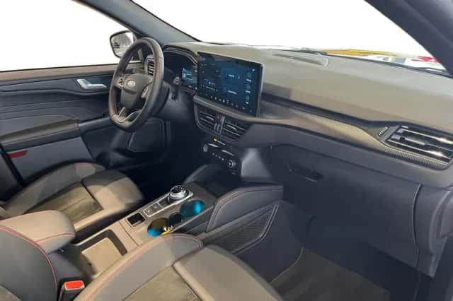 Ford Kuga (2025) thumbnail 4