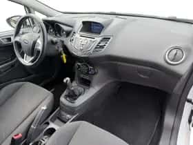 Ford Fiesta (2017) thumbnail 3