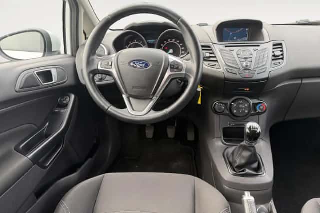 Ford Fiesta (2017) thumbnail 23